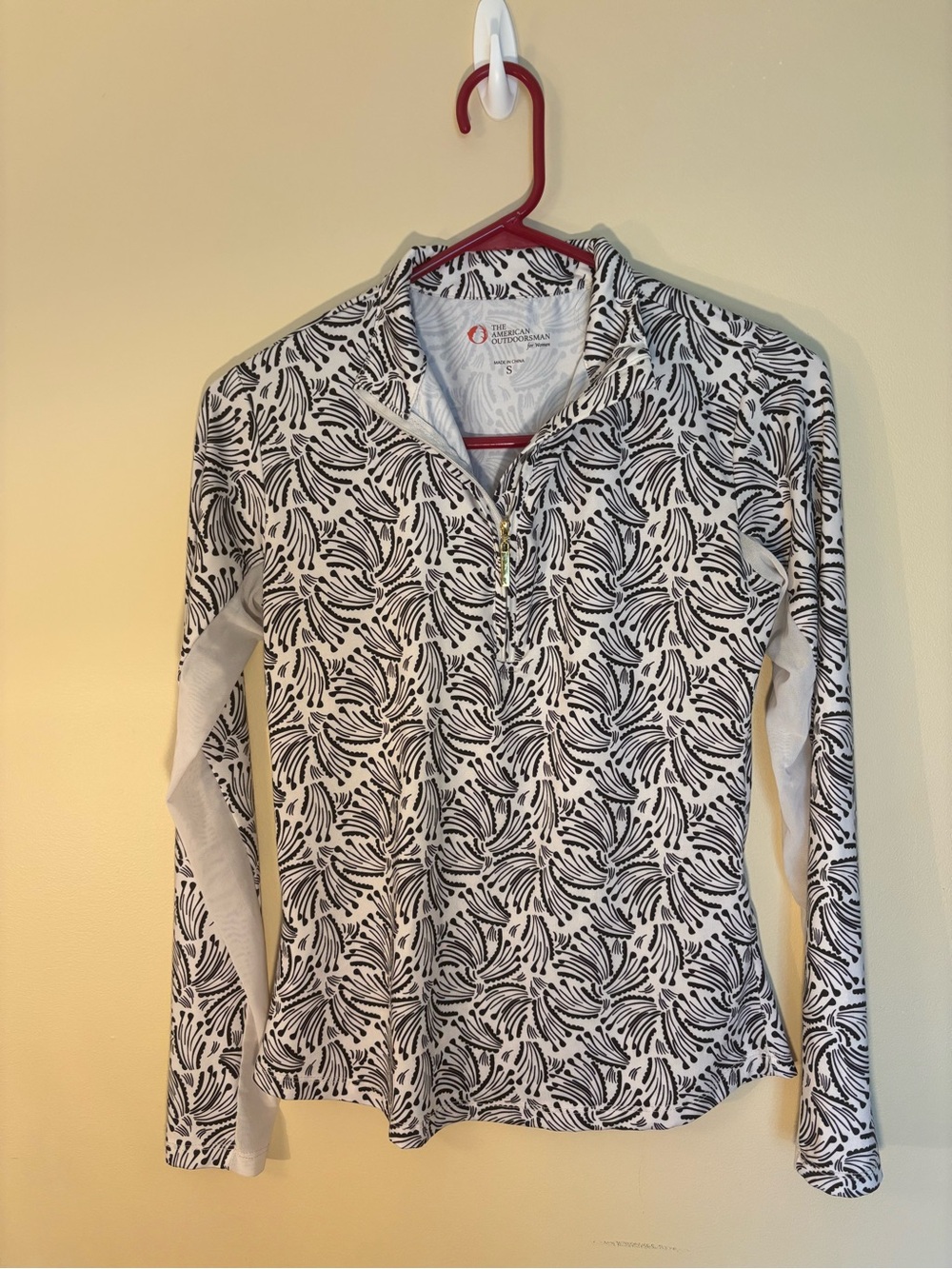 The North Face Women's Black & White Printed Long Sleeve Quarter-Zip Top